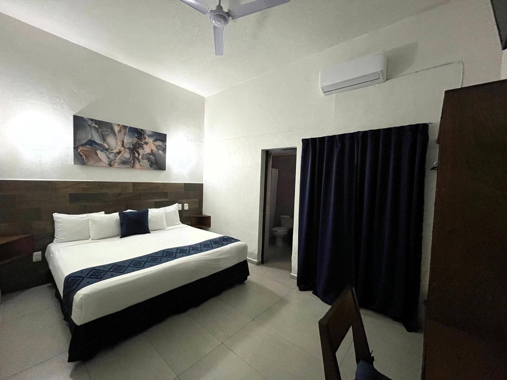 Hotel Juarez 70 Коліма Екстер'єр фото