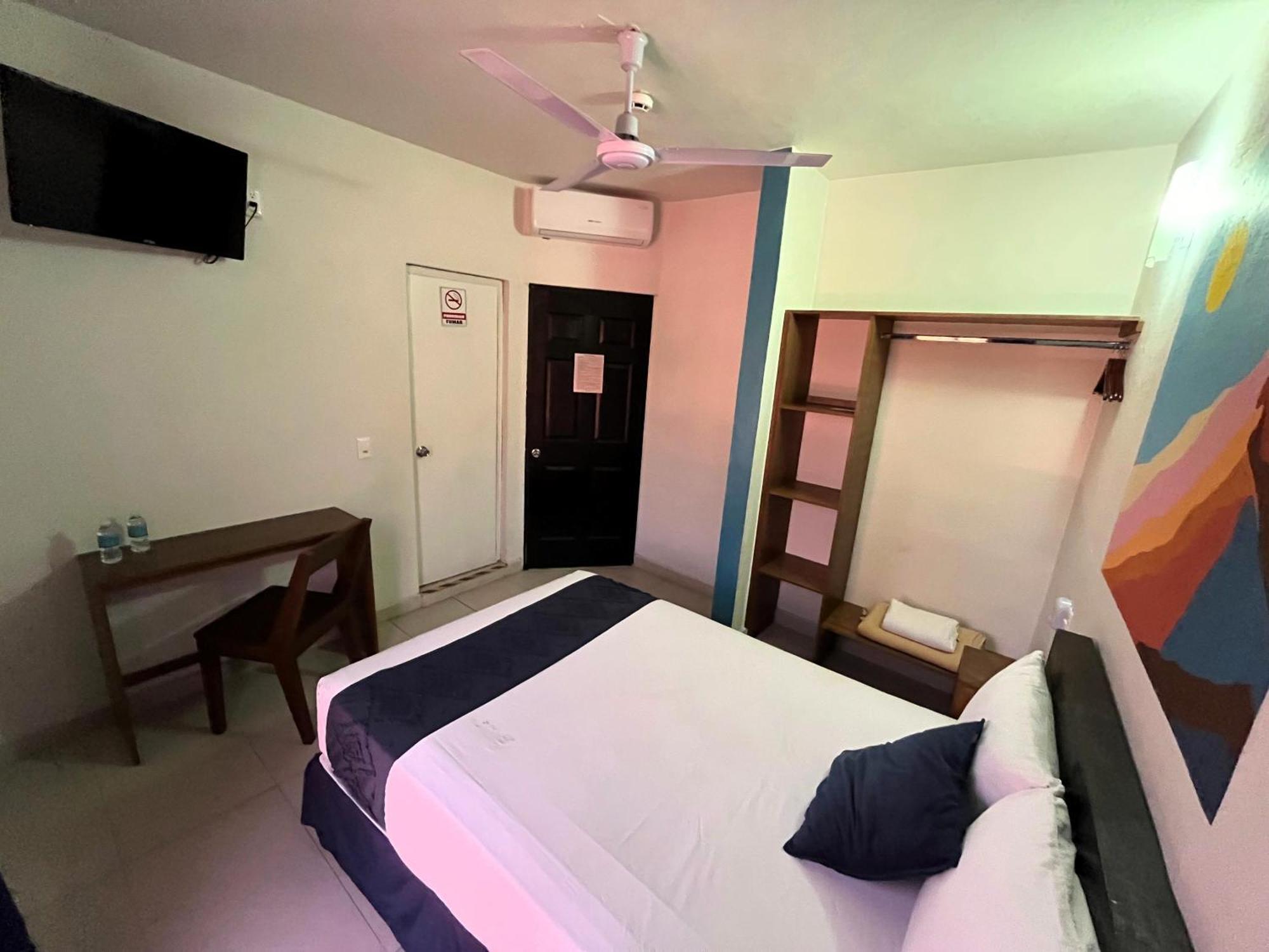 Hotel Juarez 70 Коліма Екстер'єр фото