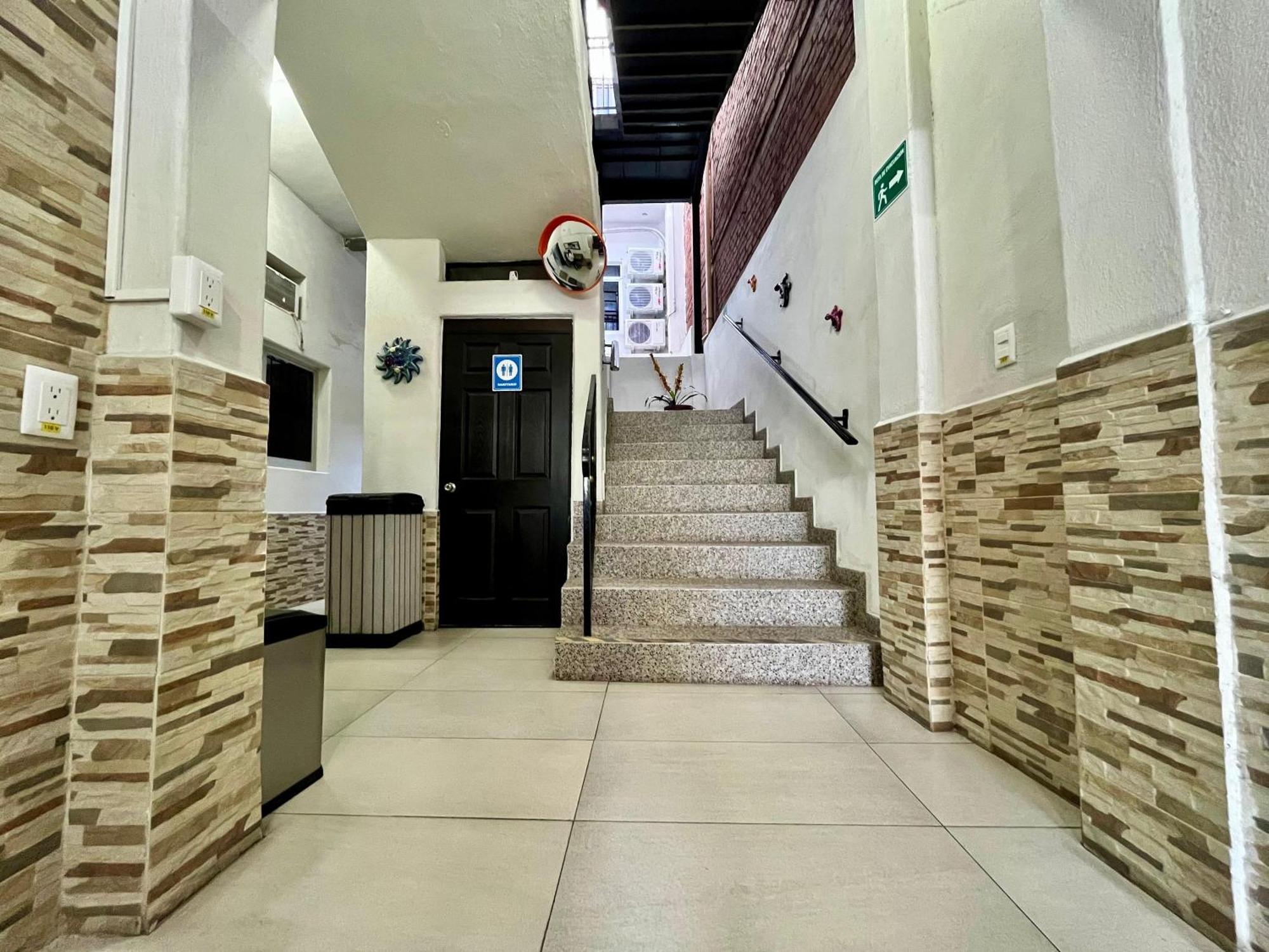 Hotel Juarez 70 Коліма Екстер'єр фото