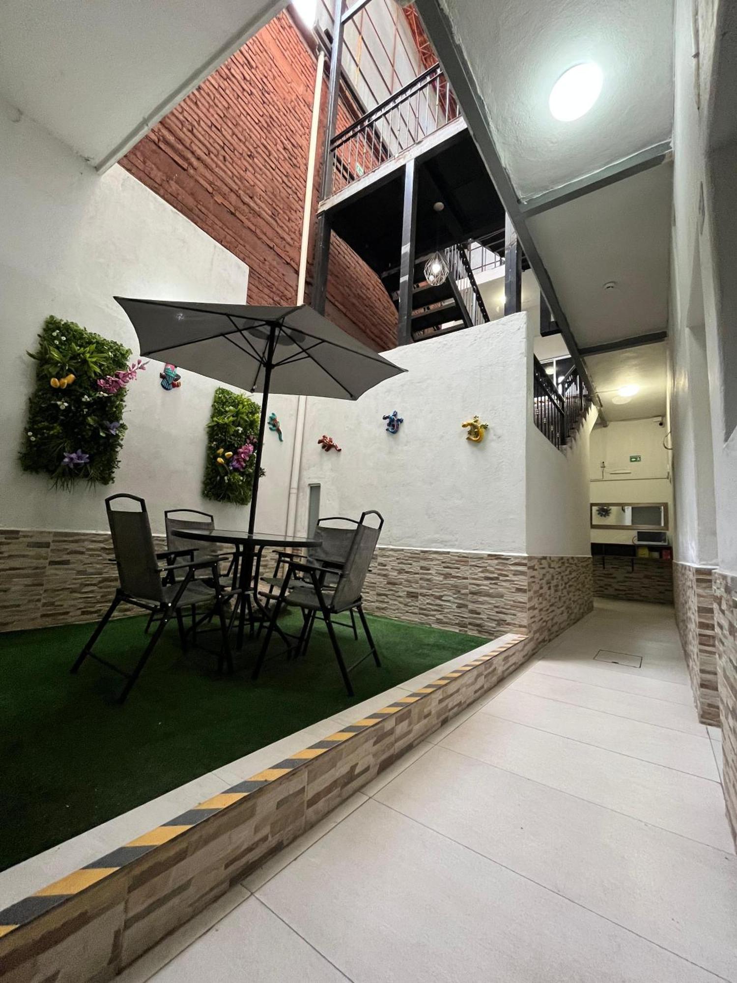 Hotel Juarez 70 Коліма Екстер'єр фото